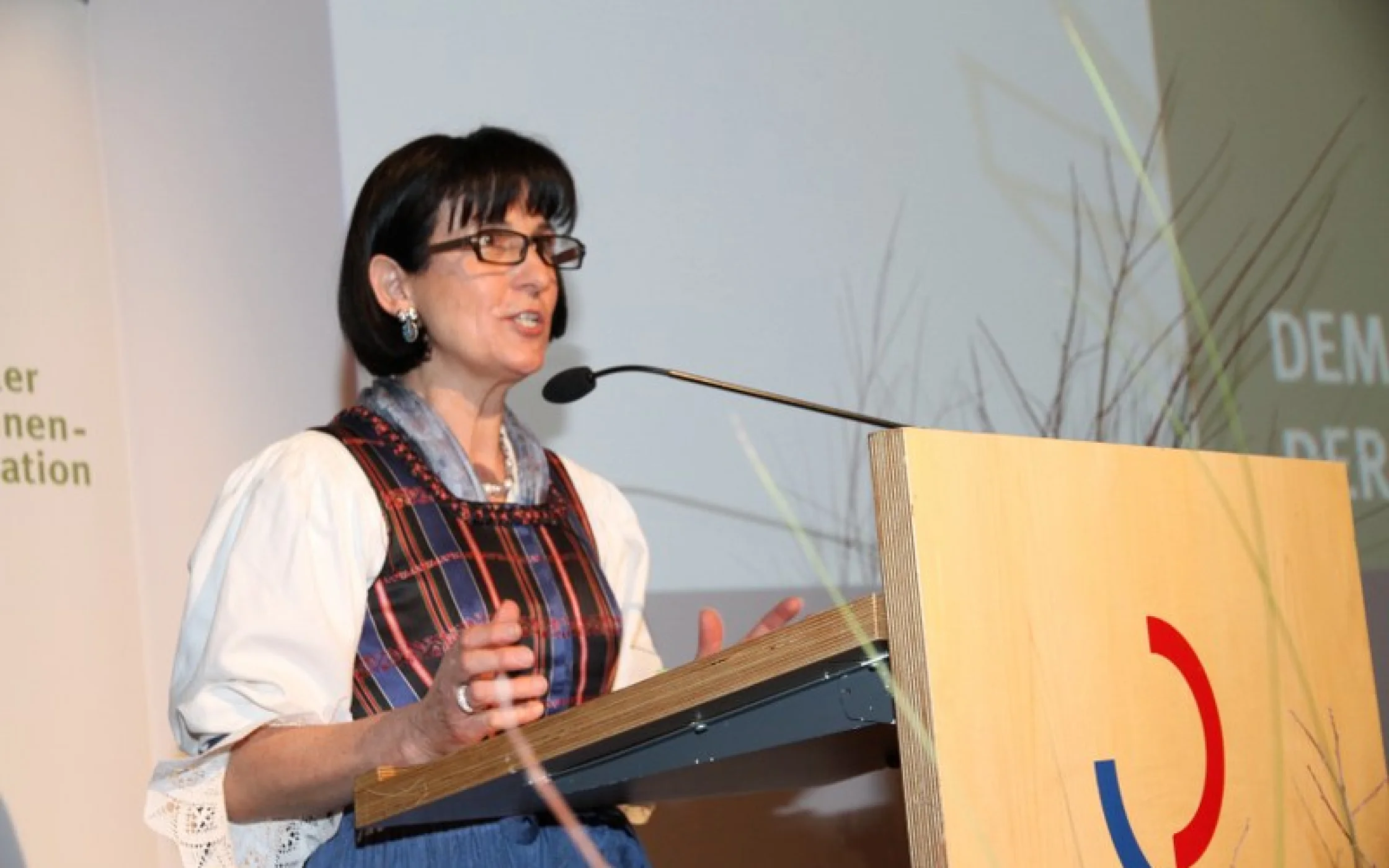 LBT2016_Fahnenpatinnen 42_800x533.JPG